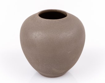 Vintage studio ceramic vase matt gray elegant 60s MCM handmade PF1929