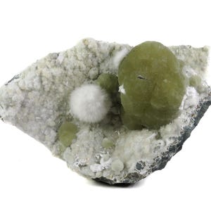 OKENIT & GYROLIT -- Skåpmineralprov -- Malad-stenbrottet, Maharashtra, Indien