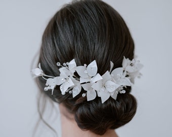 Wedding hair jewelry, bridal hair piece white. Floral Wedding hair vine V113