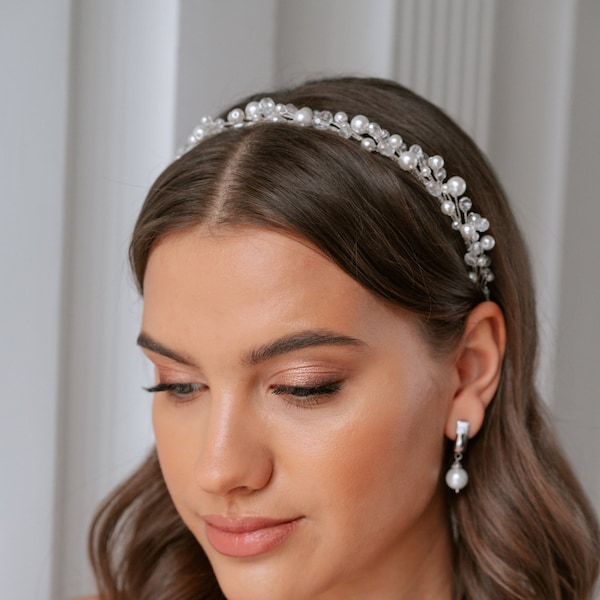 Bandeau de mariée en perles, diadème de perles et de cristal fait à la main minimaliste, casque de demoiselle d'honneur, bandeau de cheveux en perles Boho G035