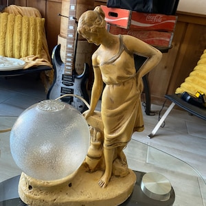 1931 Beautiful Art Deco Lady Lamp