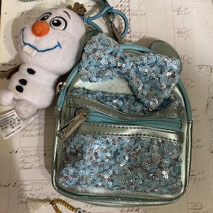Disney Loungefly Arendelle Frozen Elsa Sequin Aqua Minnie Mouse Wristlet
