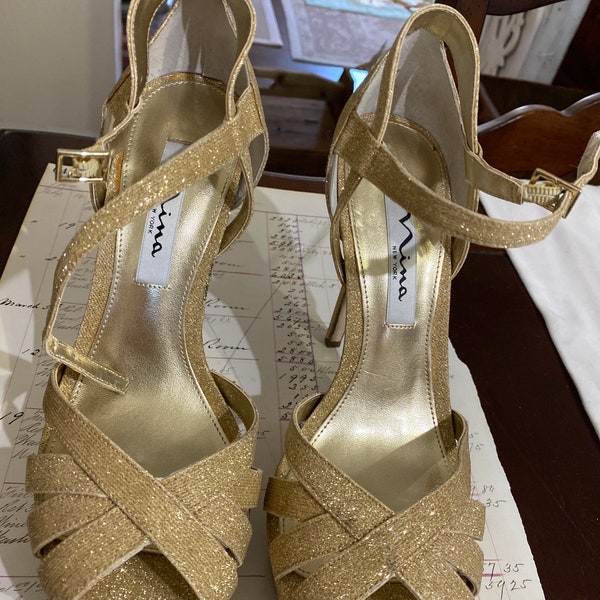 Women’s Shoes NINA New York SENORA Platform Evening Sandals Gold Glitter Size 7.5 heels are 4.5” leather outsole