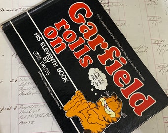 Vintage Garfield Rolls On Book