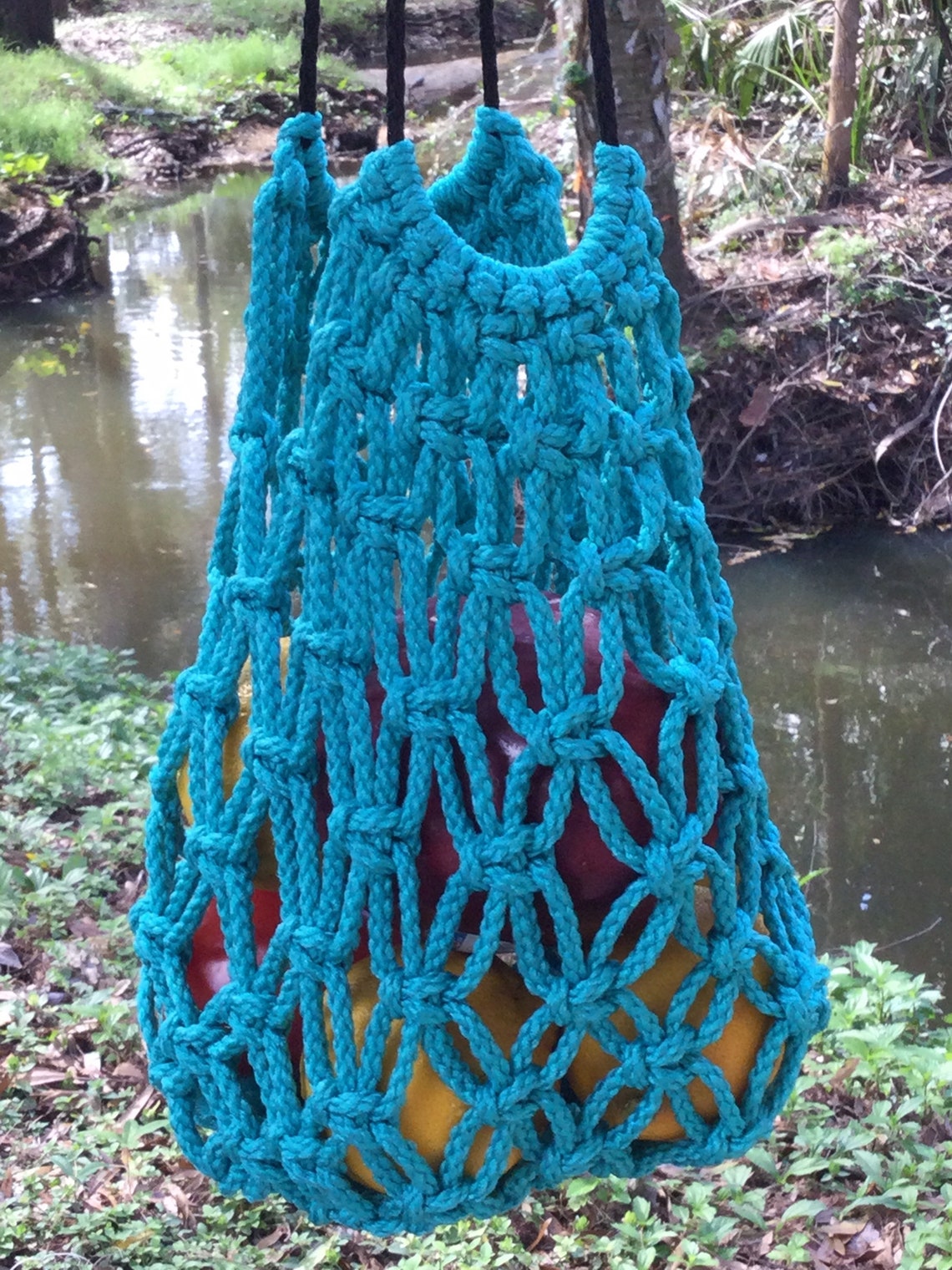 Small macrame produce/market bag. Holds up to 15 pieces of Etsy