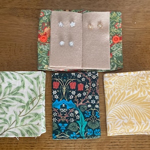 Earring travel case. Jewellery storage wallet handmade in William Morris fabric. Floral Jewellery organiser. Brooch case. Pins & Needle case