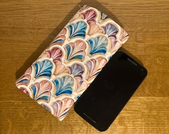 Étui pour portable rembourré Art déco, pochette pour lunettes de soleil faite main