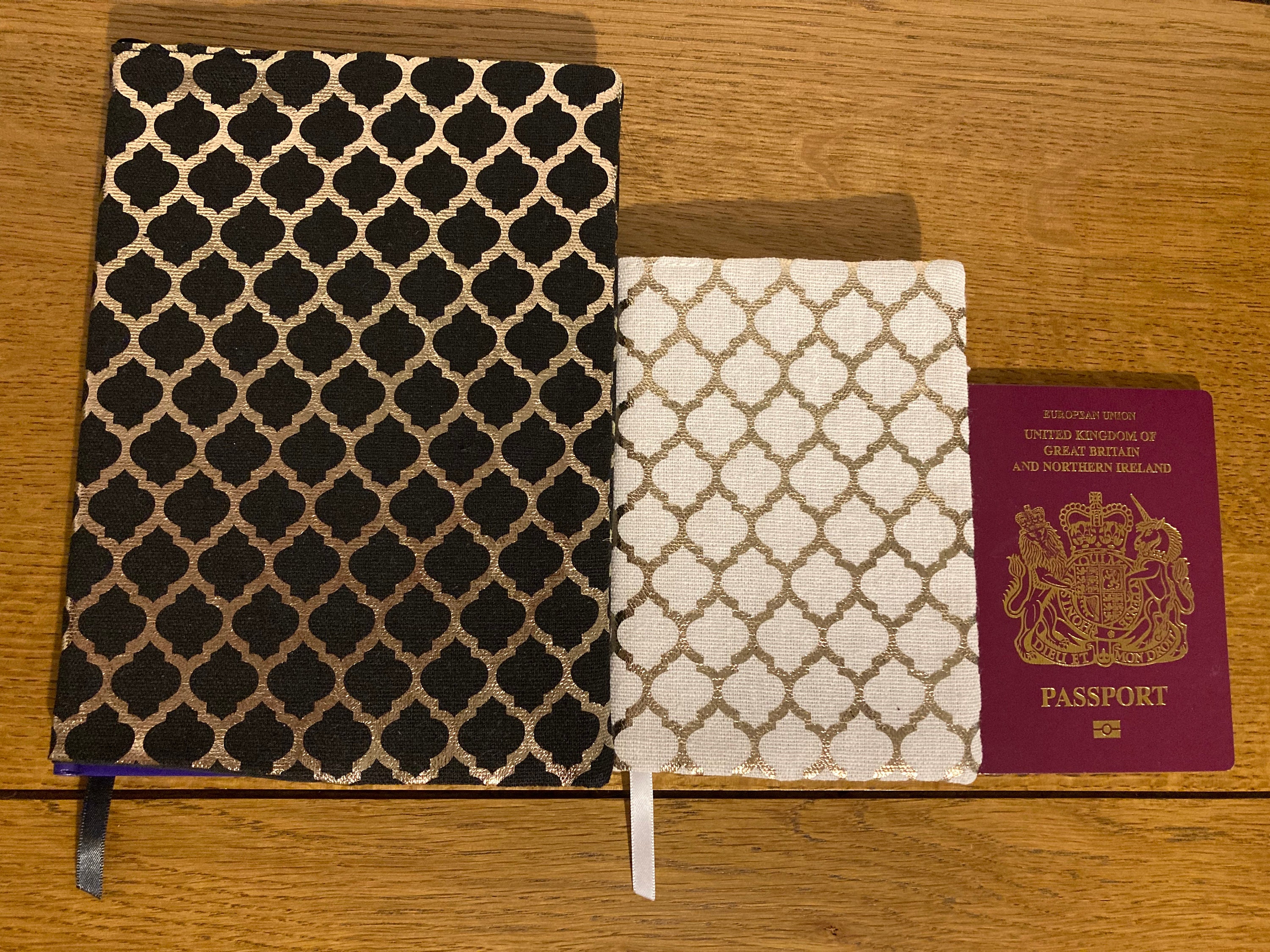 Louis Vuitton Passport Holder Britain, SAVE 31