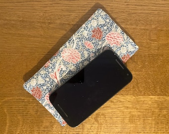Étui pour téléphone portable en tissu rembourré, fabriqué dans un tissu William Morris Cray. Accessoire pour téléphone. Étui à lunettes souple. Étui à spécifications Sun