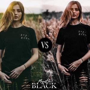 Peut inclure: Comparaison c&ocirc;te &agrave; c&ocirc;te de deux images d'une personne portant un t-shirt noir avec le texte "STAY RICH" imprim&eacute; dessus. L'image de gauche est en couleur, tandis que l'image de droite est en noir et blanc. Le texte "VS" est imprim&eacute; en blanc sur un cercle noir entre les deux images.
