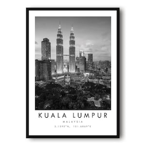 Kuala Lumpur Druck: Schwarz-Weiß-Reiseposter aus Malaysia