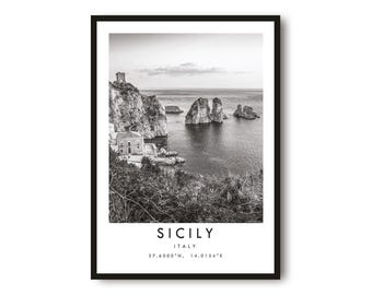シチリア海岸線プリント：白黒イタリア旅行ポスター