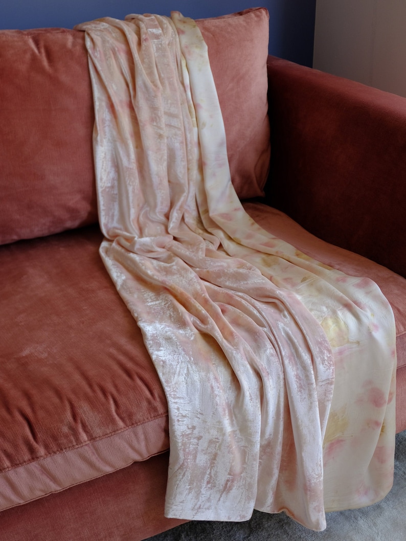 Silk & Silk Velvet Blanket Bedding Throw Blanket Botanical Dyed Pink Charmeuse silk Silk Velvet Custom available Active image 2