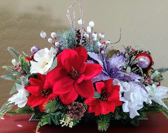 Christmas Poinsettia Centerpiece, Holiday Floral Decor, Christmas Decor, Table Arrangement with Winter Accent