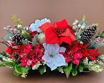 Christmas Poinsettia Centerpiece, Holiday Floral Decor, Christmas Decor, Table Arrangement with Winter Accent