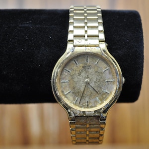 Vintage Seiko Quartz Gold Tone Watch - Antique Gold Tone Seiko Watch V701-6K09 - Not Working