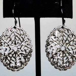 Beautiful Sterling Silver Filigree Dangle Earrings - Stamped M Sterling - Vintage Sterling 925 Dainty Filigree Design Earrings
