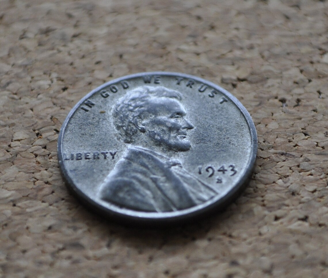 US Coins Lot Of 4 – Indian Head Penny, WW2 Steel Cent, And Lincoln Wheat Cents – Old And Circulated