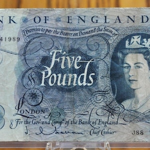 1963-66 Bank of England 5 Pound Note - J. Q. Hollom Signature - Very Fine (VF) - Queen Elizabeth II - 1963 Five Pound British Note - P#375a