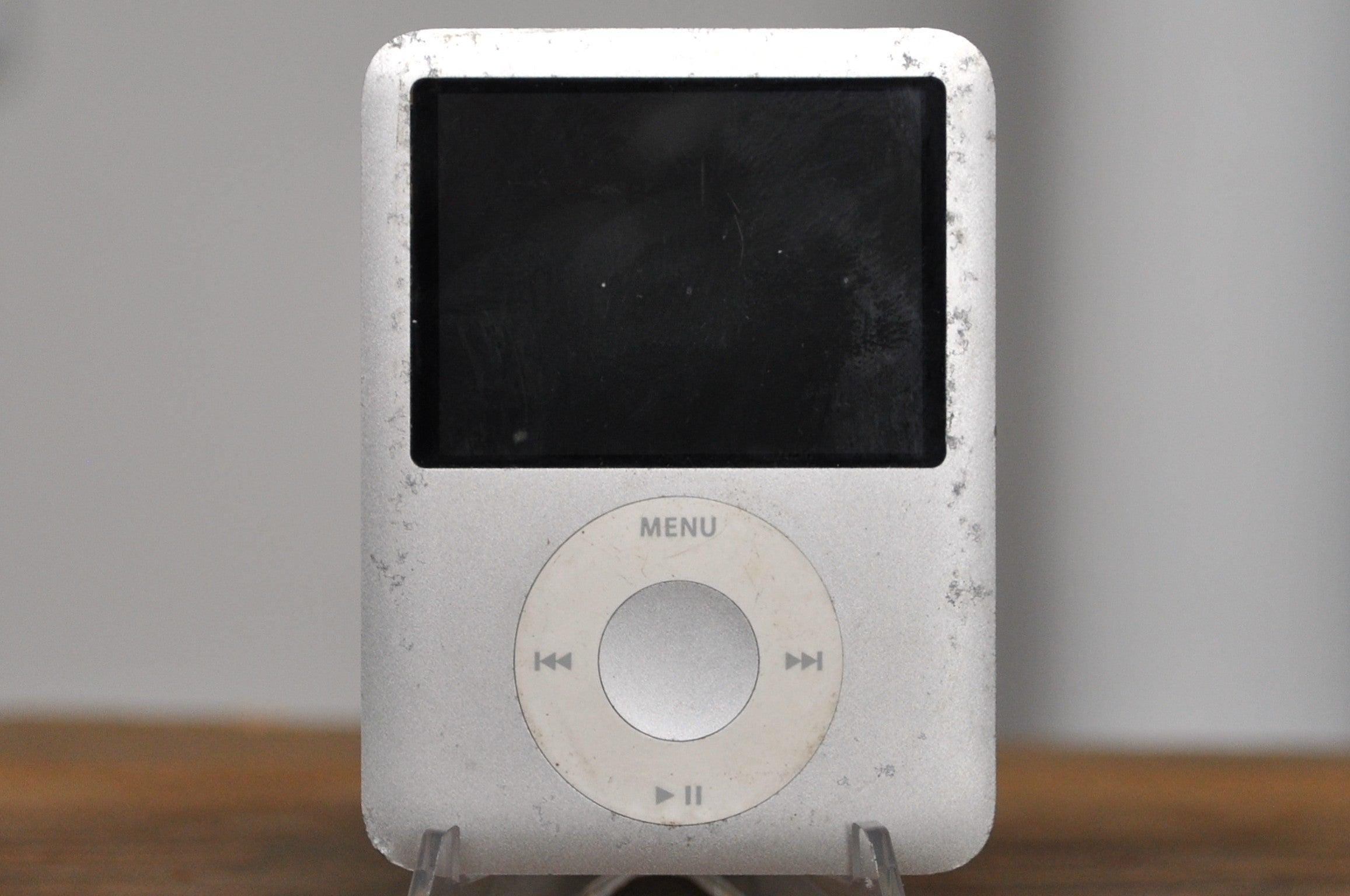 iPod mini 4GB シルバー il_fullxfull.7355317456_t9mu.jpg