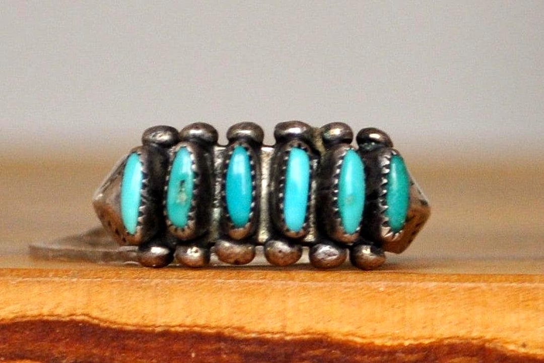 Vintage Janice Paloma Needlepoint Turquoise Inlay Zuni Ring - Size