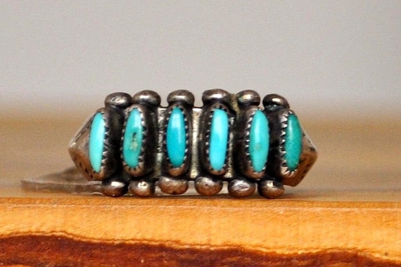 Vintage Janice Paloma Needlepoint Turquoise Inlay Zuni Ring - Size