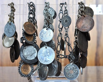 Pulseras con monedas vintage. Pulseras con dijes de monedas, pulseras con dijes de viaje. ¡Elige tu pulsera! Pulseras con dijes de monedas, dijes de herencia.