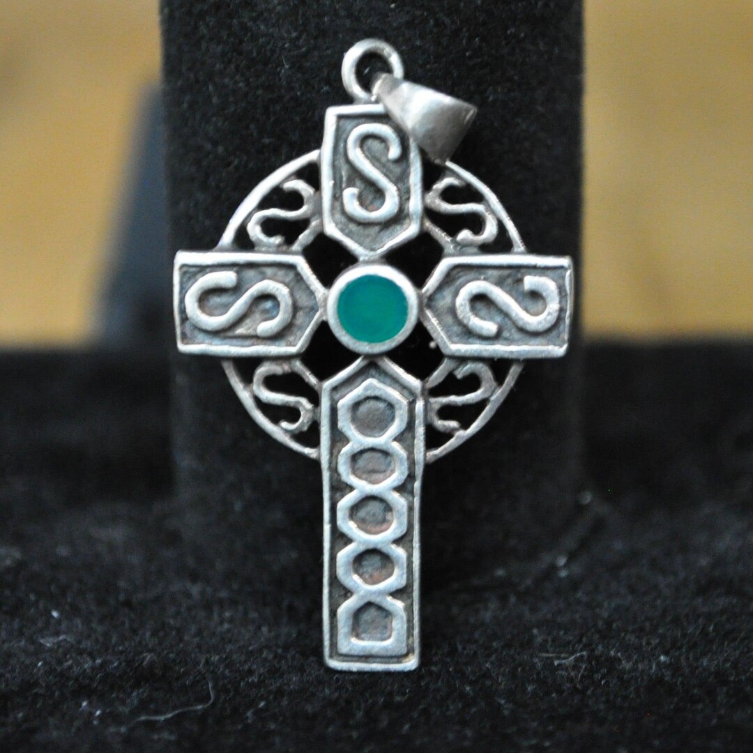 Knot Work Inlay Vintage Sterling Celtic Knotwork Cross With Green Inlay - 925 Silver ...