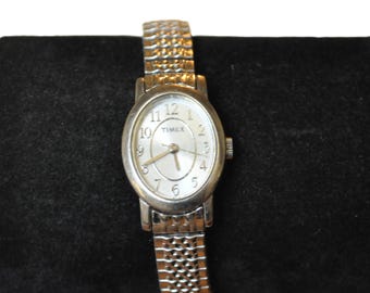 Ladies Timex Cell Quartz 521SW Stretch Watch (Working!)