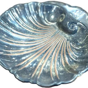 Vintage Shell-Themed Trinket Stamped with Lion Engraving - Beautiful Trinket Dish 3-Footed Silver Plate Sea Shell