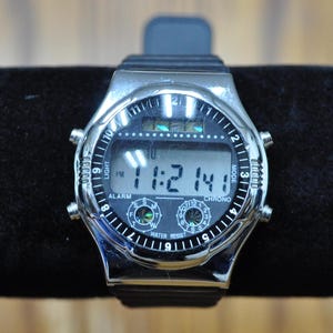 Vintage Black and Silver Sports Chronographic Alarm Watch - Antique Unisex Sports Alarm Watch - Working!
