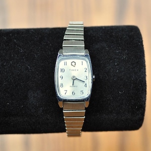 Relógio feminino de quartzo vintage Timex - Pulseira elástica de expansão - Relógio feminino Timex - Bateria nova, não funciona!