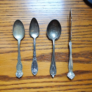 Set of 4 Antique Rogers Silver Souvenir Spoons and Knife - Décor & Collections - Silver Spoons - Souvenir Silverware