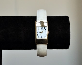 Vintage Persona Analog Wristwatch / Watch With a Cuff Band  display picture 2