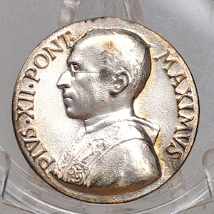 Pope xii pendant - Etsy 日本