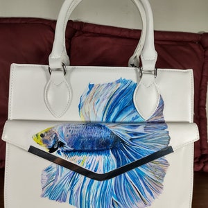 Bolso pintado a mano (pez betta azul)