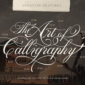 Peut inclure: Une police de caract&egrave;res calligraphique blanche avec le texte "The Art of Calligraphy" avec diff&eacute;rentes variantes stylistiques marqu&eacute;es de num&eacute;ros. Le texte est plac&eacute; sur un fond vintage d'une ville et d'un navire.