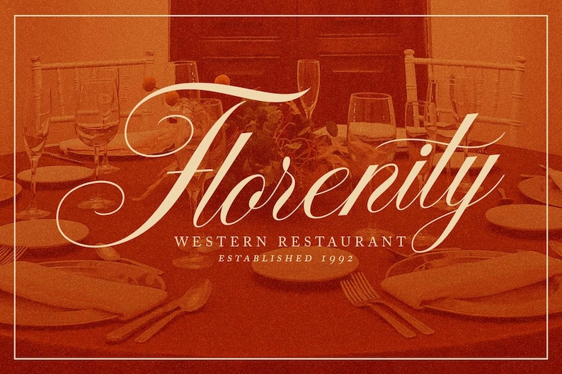 K&ouml;nnte beinhalten: Eine rote Tischdecke mit einem wei&szlig;en, kursiv geschriebenen Logo, das "Florenity Western Restaurant Established 1992" lautet. Das Logo ist umgeben von Tellern, Besteck und Gl&auml;sern auf einem Tisch, der f&uuml;r eine Mahlzeit gedeckt ist.