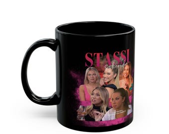 Taza de café Stassi Schroeder Vanderpump Rules - Mercancía de Bravo TV
