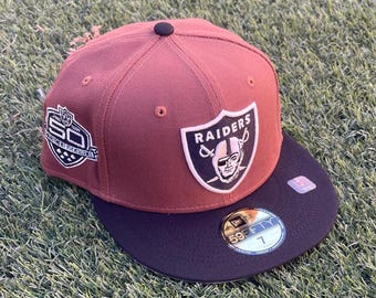 Gorra ajustada de los Raiders nueva y original con pin. Lea la descripción por favor.