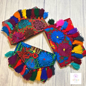 Mexican Floral Embroidered Envelope Clutch /Mexican purse / Mexican embroidery clutch/ Crossbody/ Mexican handbag