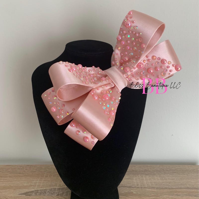 Tres Chic Bow Broach with Rhinestones and Pearl