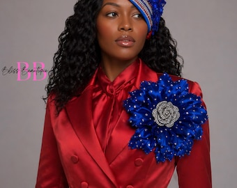 Sombrero tocado azul y rojo con forma de ‘Scully’.