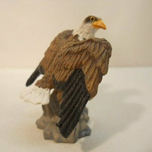 Perched Eagle on Rock Collectible Figurine decorative Eagles #864 Vintage