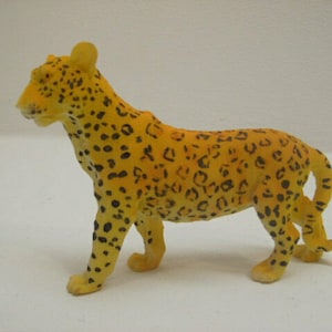 Leopard Jaguar Cheetah  Beautiful Decorative Figurine Table Top Decor