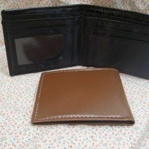 Carteras plegables para hombre color marrón o negro con compartimentos
