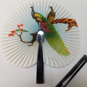 Vtg Pavos reales con flores florales Oriental plegable viaje mano FAN Set #PB21
