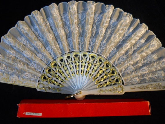 ON SALE Asian White Embroidered Decor Lace Fan 9i… - image 1