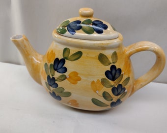 2002 California Pantry Classic Ceramics Teapot Decor