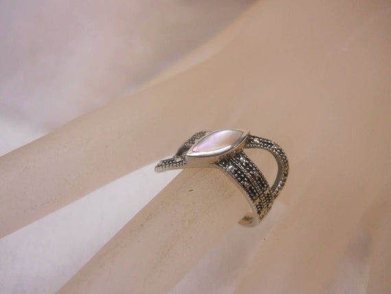 925 Crafted Solid Sterling Silver MOP Ring Sz 8 D… - image 3